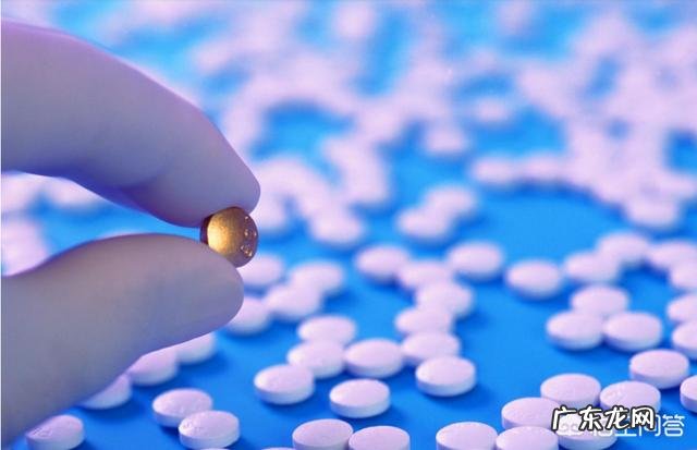 睡觉的时候会突然一抖是什么原因？