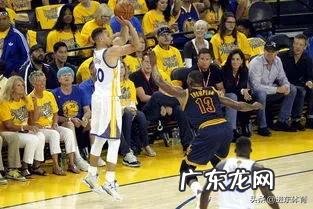 库里现在三分命中总数历史第三,他在下赛季能够超越雷阿伦,排名历史第一吗?