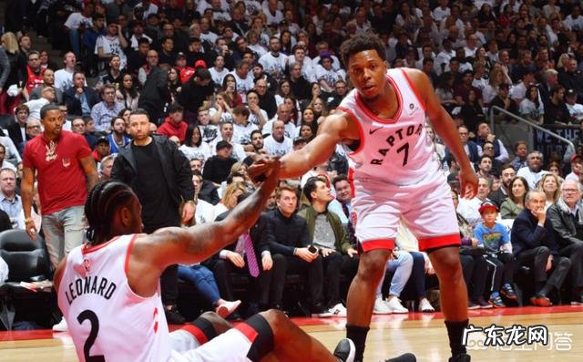 双星闪耀!西亚卡姆莱昂纳德合砍74分,大帝低迷,猛龙轻取费城开门红,怎样评价?
