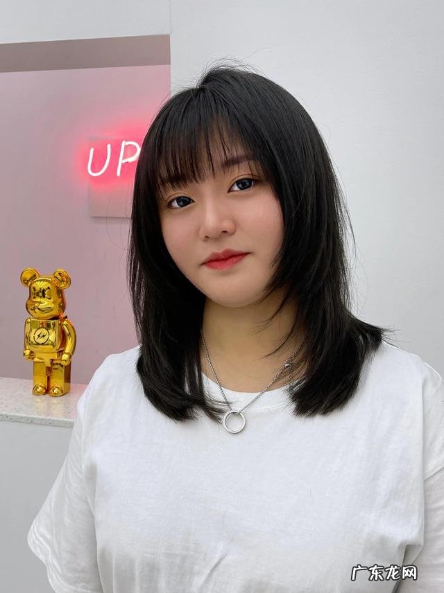 大圆脸，头发多，留什么短发合适？