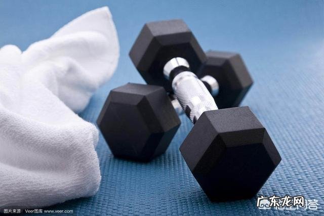 健身房训练,一双跑步鞋打天下合适吗?