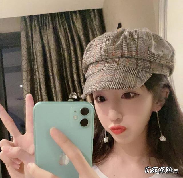 斗鱼主播呆妹儿直播间被封，跳舞出现违规动作，被超管盯上了，你怎么看？