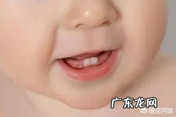 宝宝什么时候会长牙,长牙初期都会有哪些症状 ?