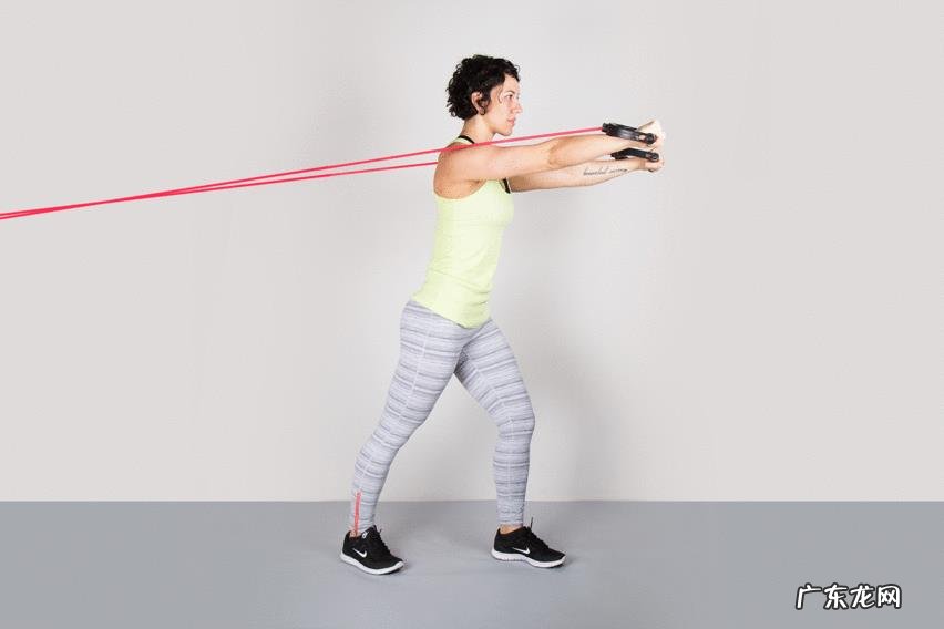 本人疫情期在家练胸肌,下图是放松和紧绷时,指教轮廓有何问题?