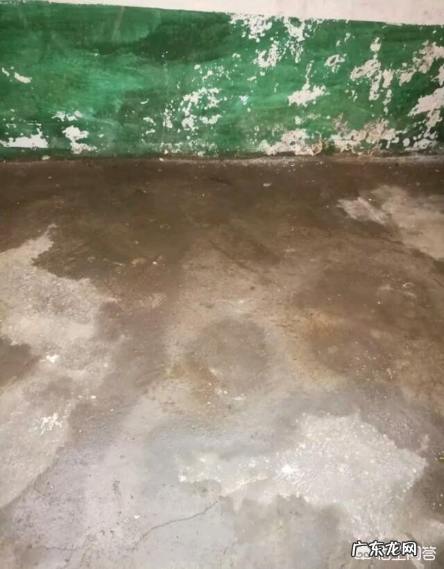 家里地面返潮,该怎么办?