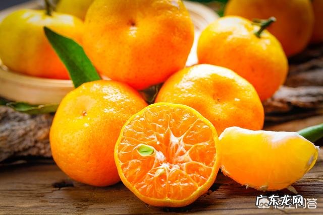 怀孕3个多月了,闺蜜说橘子上火,要少吃,孕妇每天吃多少比较好?