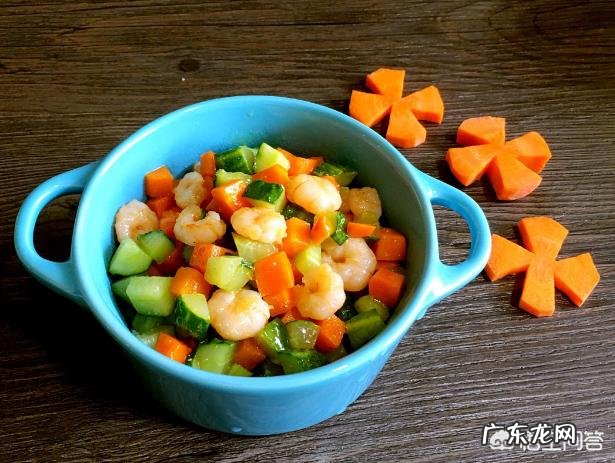 一岁宝宝都吃些什么辅食啊?求大众菜谱?