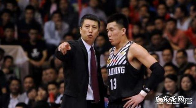 郭士强在母亲节不忘时髦一把，送给郭艾伦奶奶一大束鲜花，你怎么评价辽篮的郭氏叔侄？