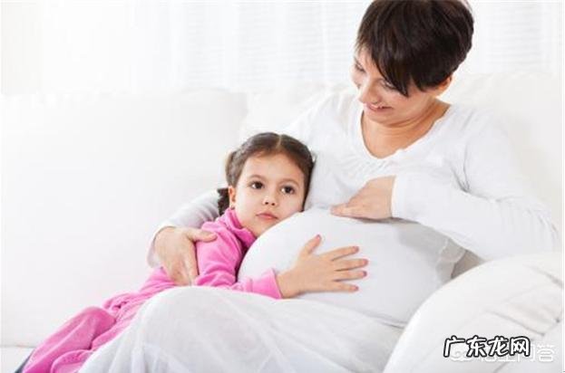 有人说肚脐凸出来生的是男孩,是真的吗?