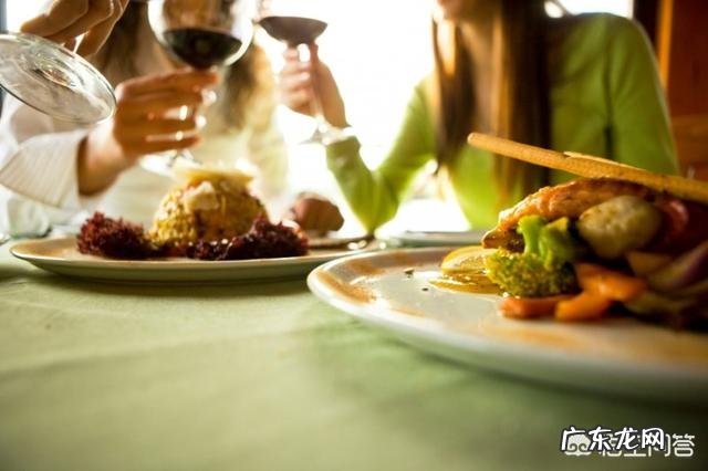 有双下巴怎么才能减掉？