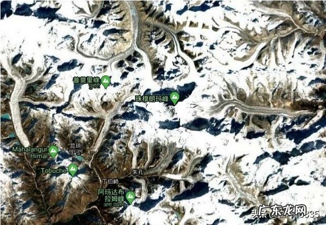 《攀登者》中冒死登上珠穆朗玛峰的意义何在?