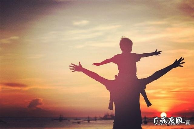 在明知道宝宝是畸形的情况下,还要坚持生下宝宝,到底是爱宝宝、还是害了宝宝呢?