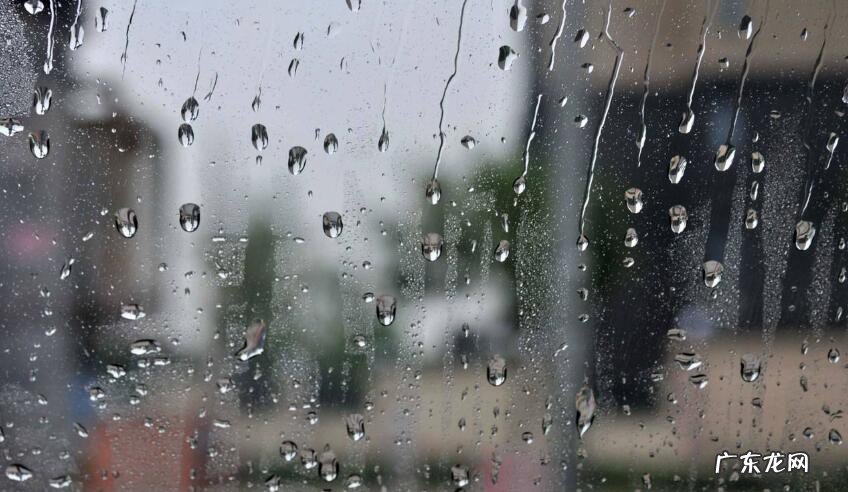 怎么发下雨的句子