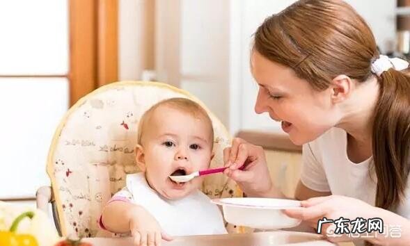 母乳喂养,用另外喂水吗?如果不需要,几个月后喂水呢?