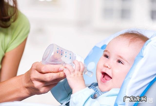 母乳喂养,用另外喂水吗?如果不需要,几个月后喂水呢?