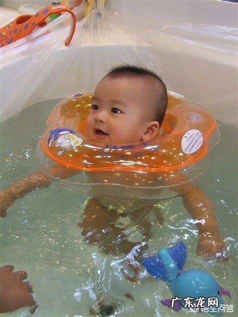 带宝宝游泳时,作为家长有哪些注意事项?