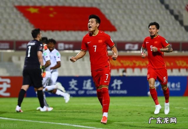 武磊赞扬防线队友,李铁满嘴都是满意,国足这又是什么套路?