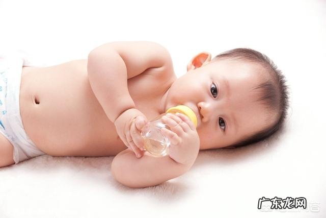 宝宝5个月吃的少,一天才400ml,这样好吗?