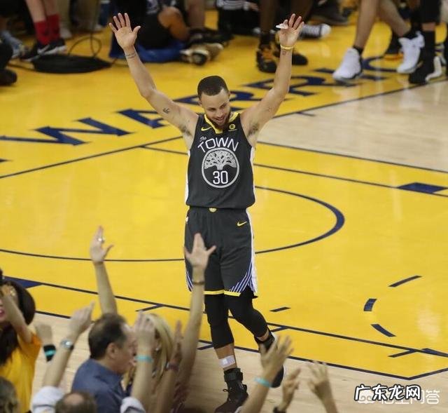 总决赛G2,勇士大胜骑士,库里超越雷阿伦创造总决赛三分记录,你怎么看?