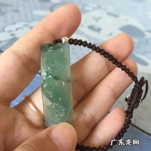 翡翠手镯可以放在冰箱里保养么？