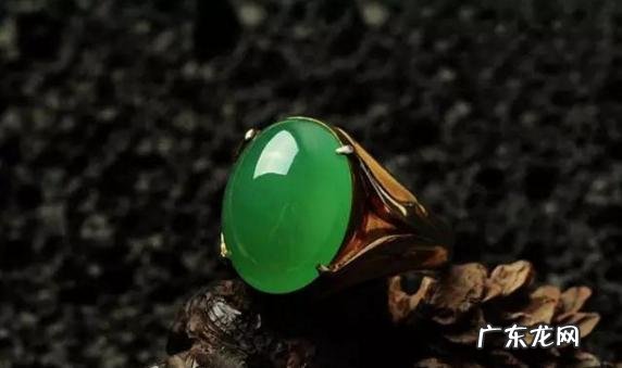 翡翠手镯可以放在冰箱里保养么？