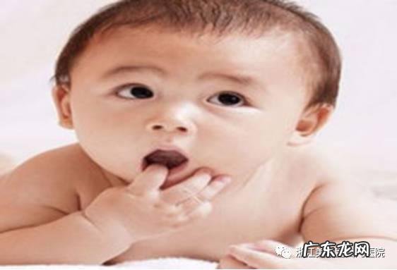 宝宝为啥爱吃手?