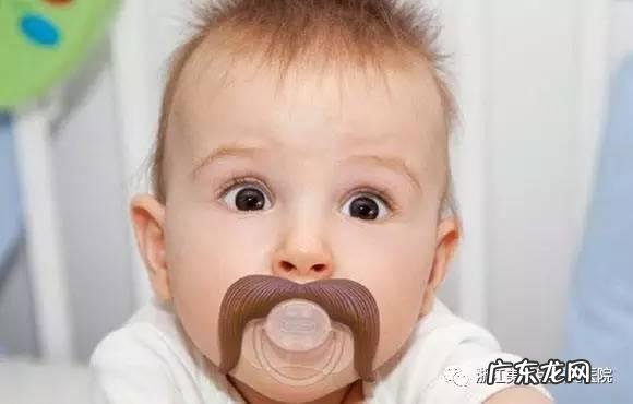 宝宝为啥爱吃手?