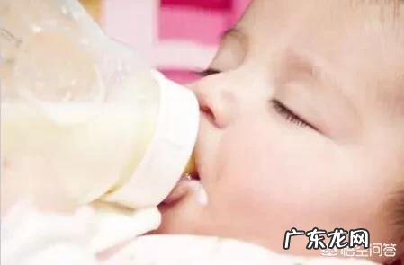 宝宝吃完奶就睡觉,是怎么回事?
