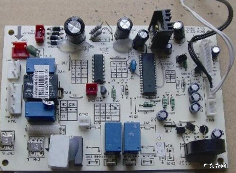 空调室内电脑板损坏原因