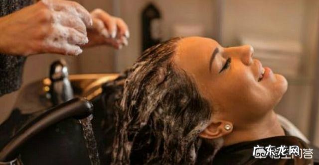 怎样使用护发素才能让头发变的柔顺?