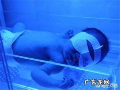 治疗黄疸的蓝光对宝宝有害吗？