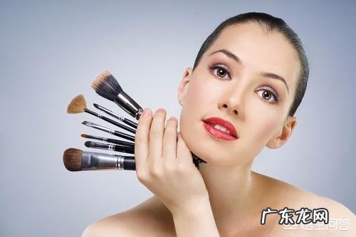 怎么去除鼻子及其周边的黑头?