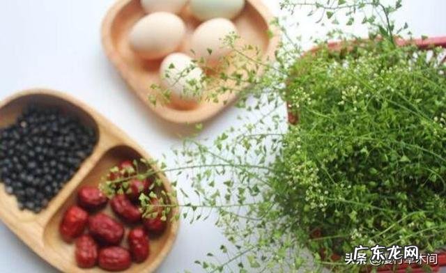 部分农村人钟爱荠荠菜，你咋看？