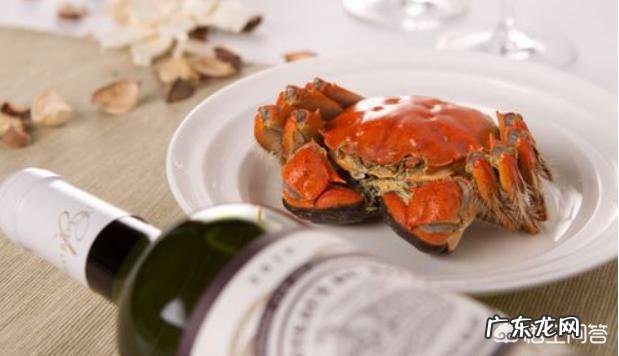 秋风起，蟹膏肥，温一壶酒，抓几只螃蟹，最美不过，你一般吃螃蟹喝什么酒好呢？
