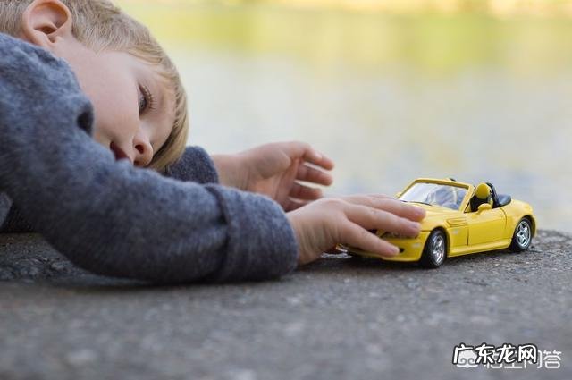 2岁小孩玩什么玩具好？