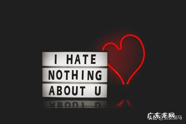 很想念一个人但是又不想让对方知道,不想发信息,怕不能及时看到,或者不想让对方知道我十分思念,咋办?