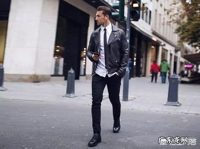 买了一件机车皮夹克，有什么好的穿搭建议吗？