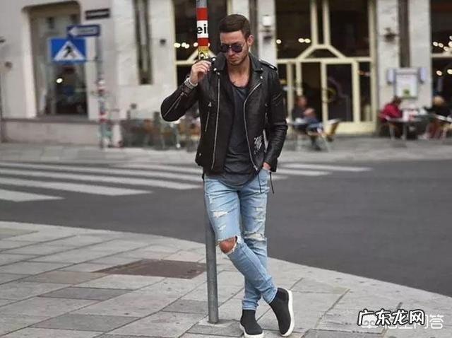 买了一件机车皮夹克，有什么好的穿搭建议吗？