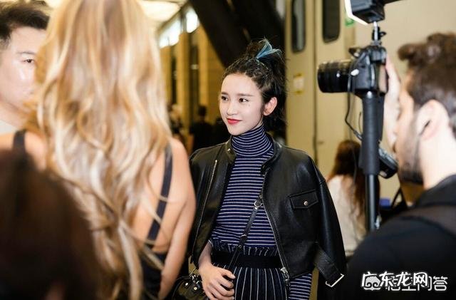 买了一件机车皮夹克,有什么好的穿搭建议吗?