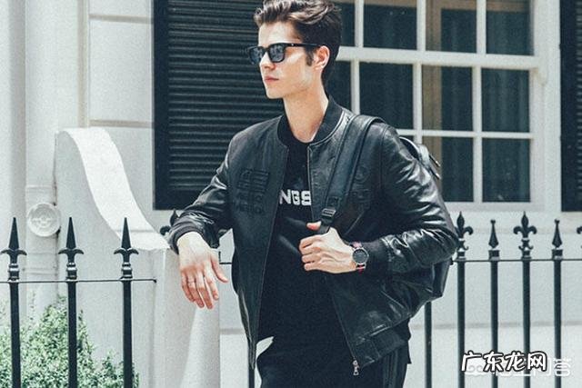 买了一件机车皮夹克，有什么好的穿搭建议吗？