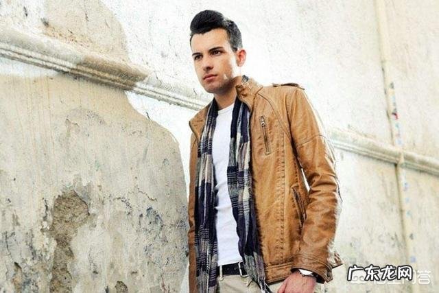 买了一件机车皮夹克，有什么好的穿搭建议吗？