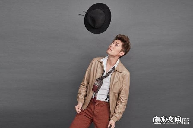 买了一件机车皮夹克，有什么好的穿搭建议吗？