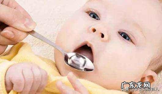 母乳喂养需要喂水吗?在这阶段可以喂宝宝喝奶粉吗?