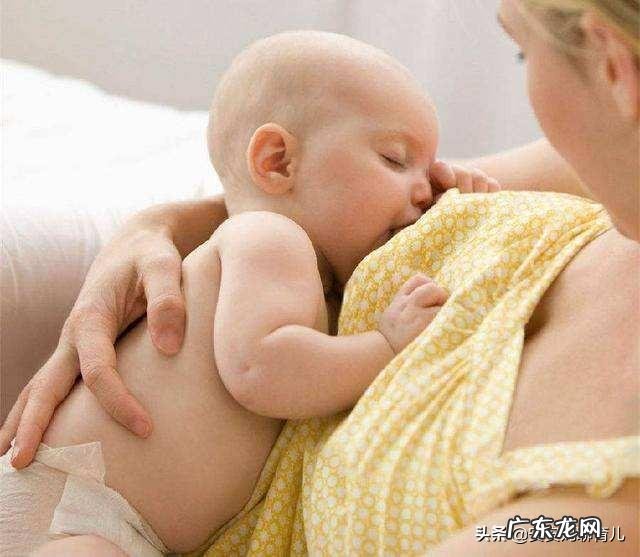 母乳喂养需要喂水吗?在这阶段可以喂宝宝喝奶粉吗?