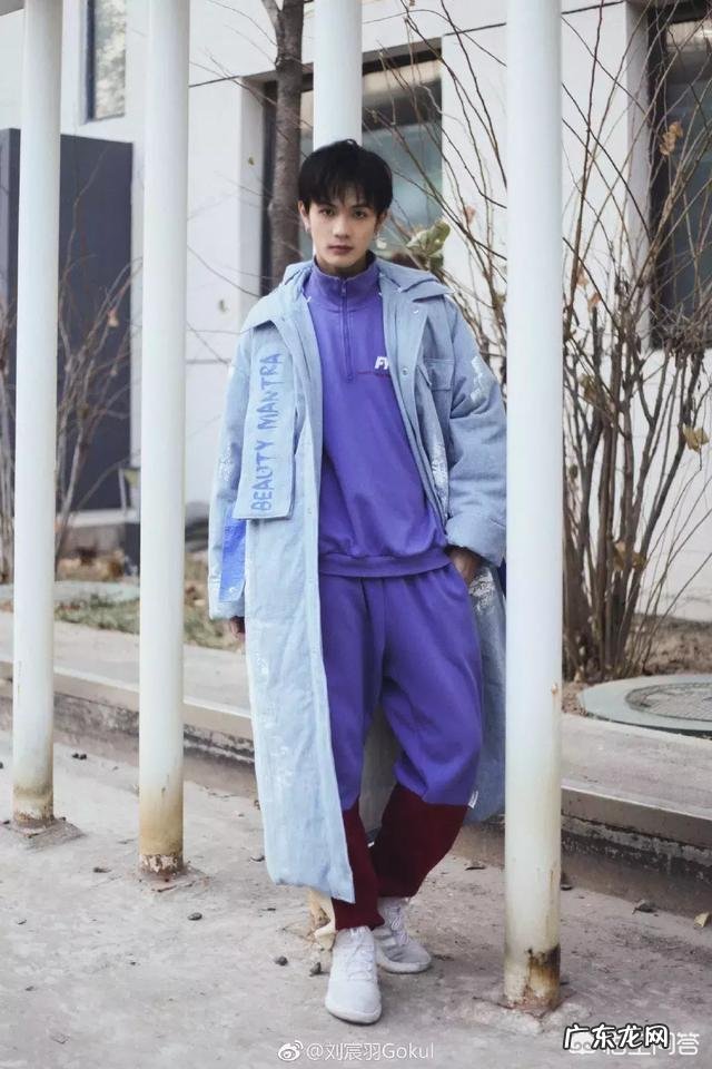 有抬头纹的男生适合什么样的发型？