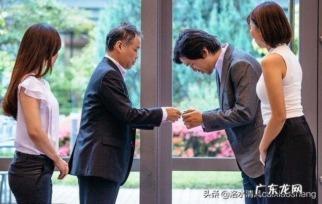 如何看待日本鞠躬的道歉文化?