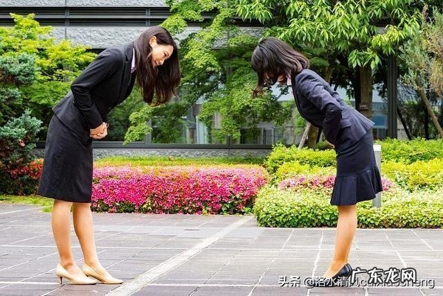 如何看待日本鞠躬的道歉文化?
