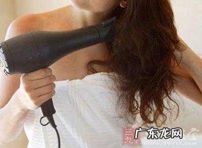 晚上洗头发好不好?