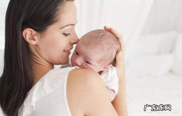 宝宝几个月可以竖着抱？