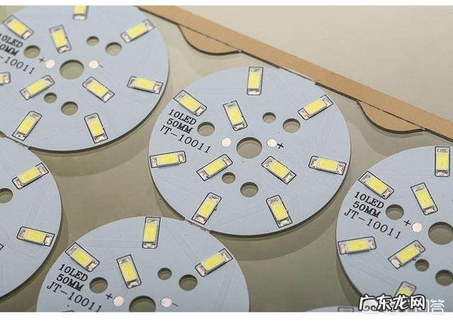 从以前的白炽灯到后来的节能灯,再到现在的LED灯,哪种灯好?这些灯有什么区別?